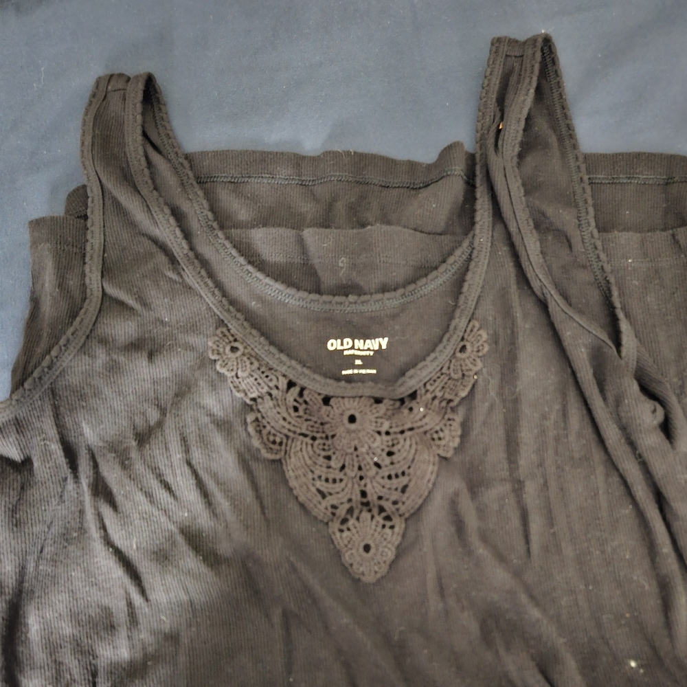 Old navy maternity tank top